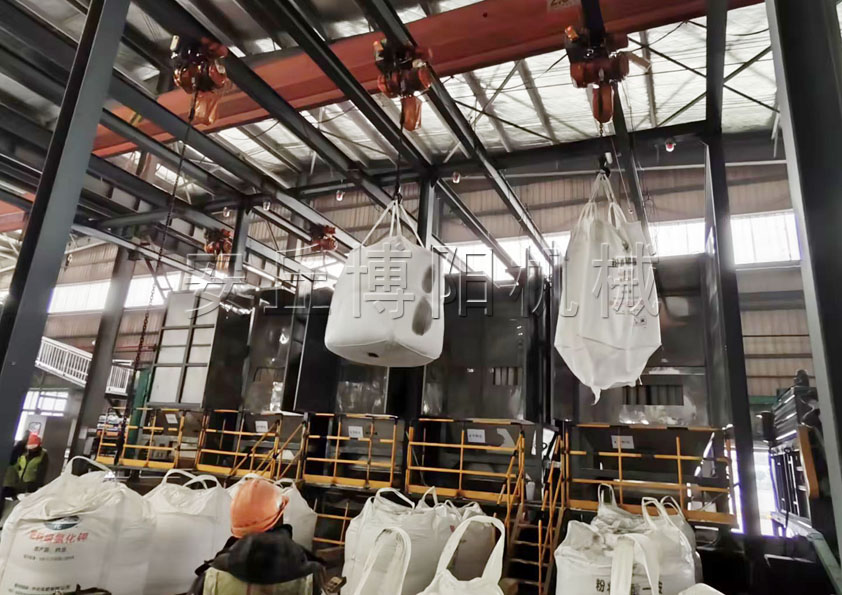 泰安1噸磷酸一銨噸袋拆包機 粉體噸袋拆包卸料機客戶現場
